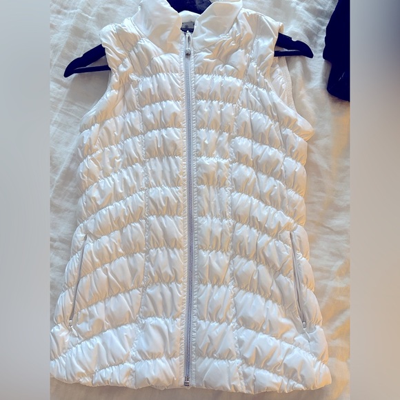 Bright white Athleta vest. No flaws or stains. Size small - Picture 1 of 4